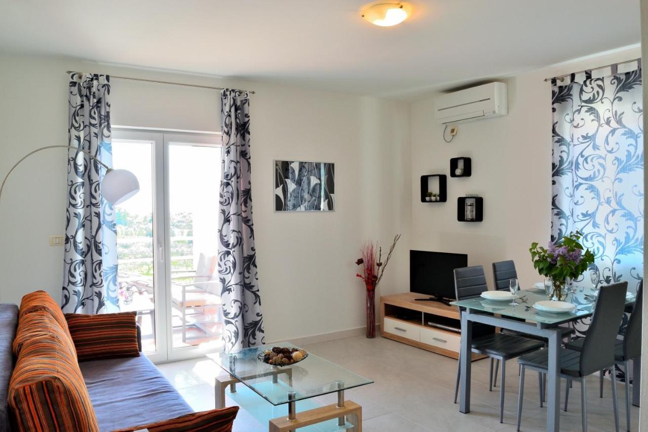 Apartment Domus Lauri Umag Exterior photo